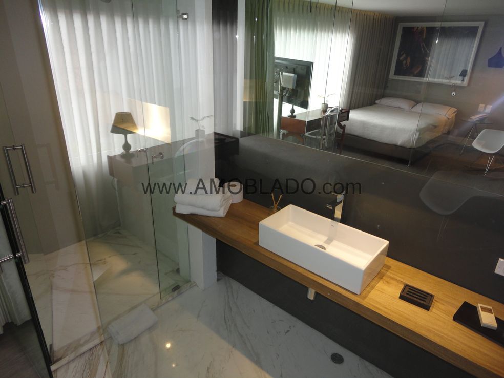 EMAUS – The Grace Hotel