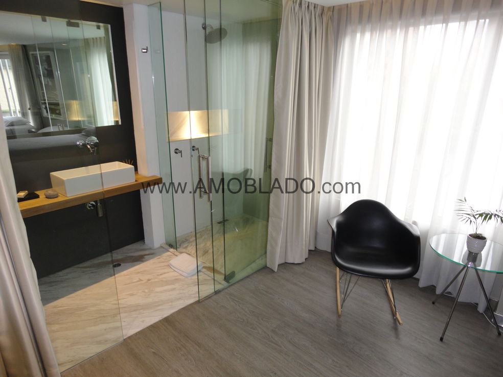 EMAUS – The Grace Hotel