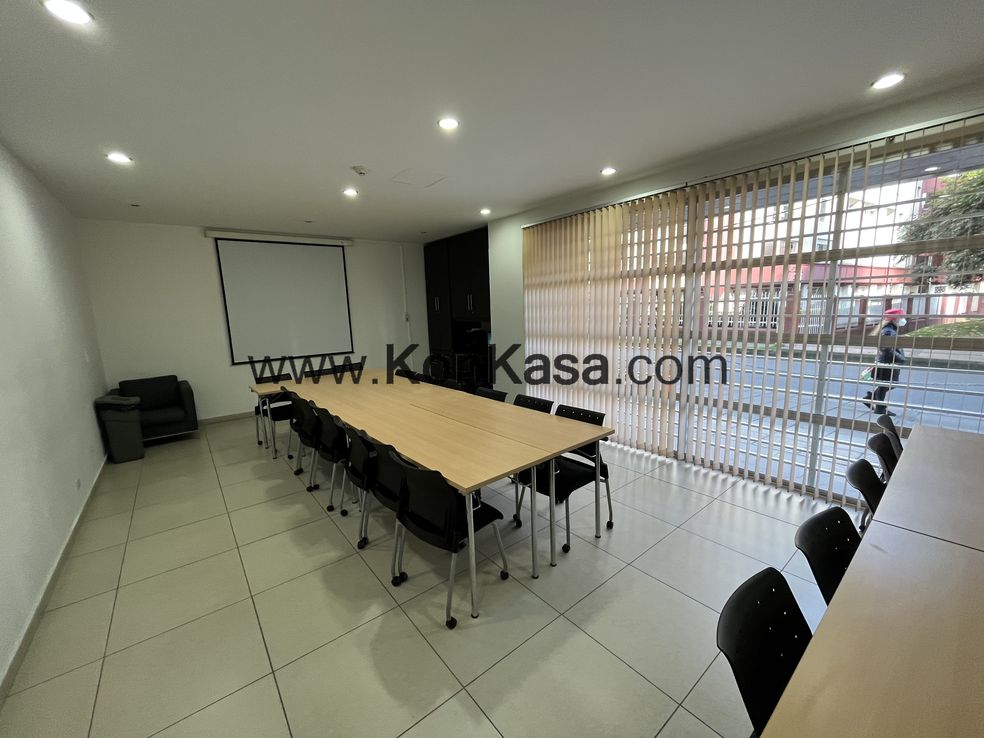 LA CASTELLANA – Business Point (Oficina).  10.38 %  E. A.