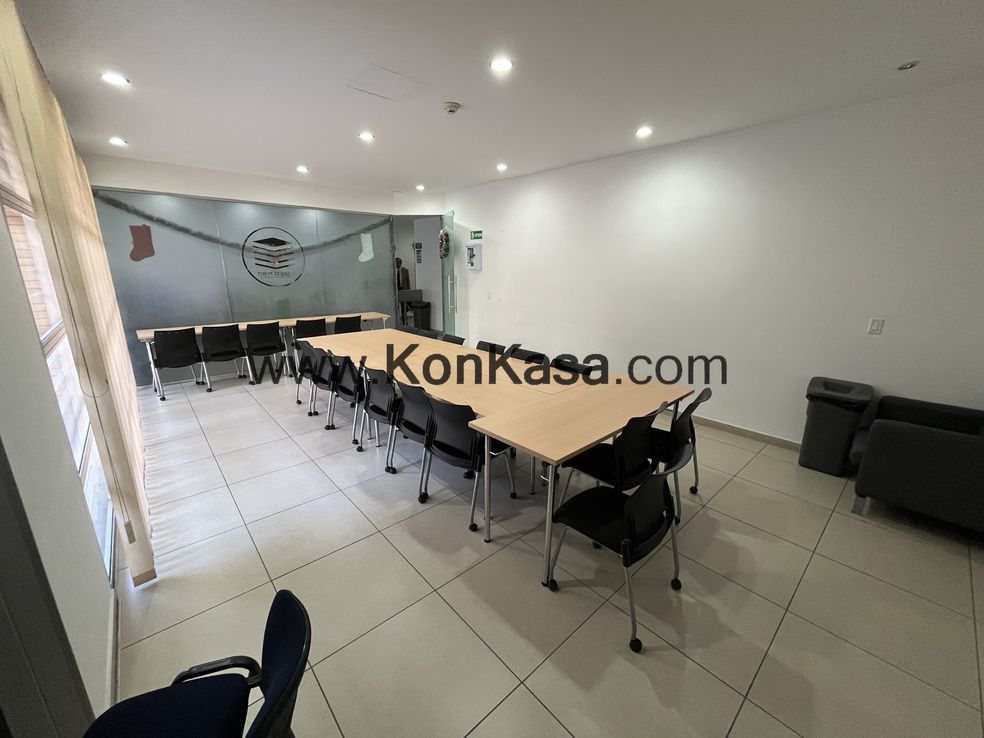 LA CASTELLANA – Business Point (Oficina).  10.38 %  E. A.