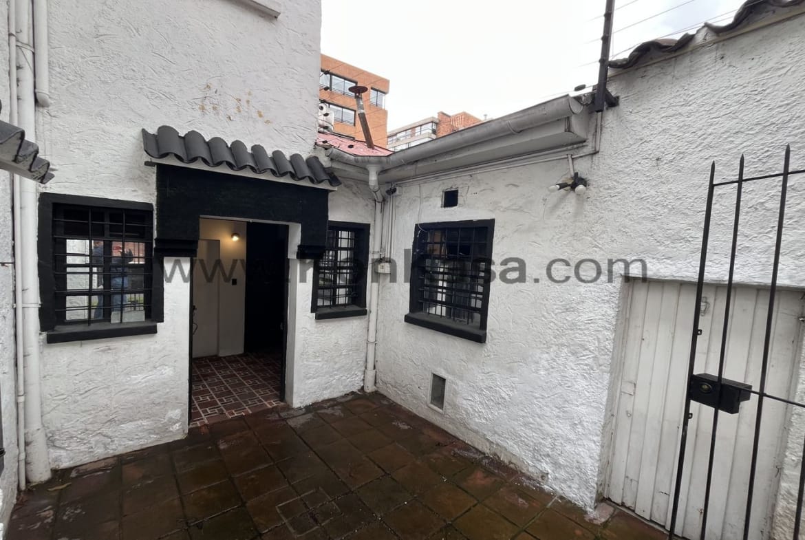 ROSALES ZONA G – Local Comercial Cl. 74