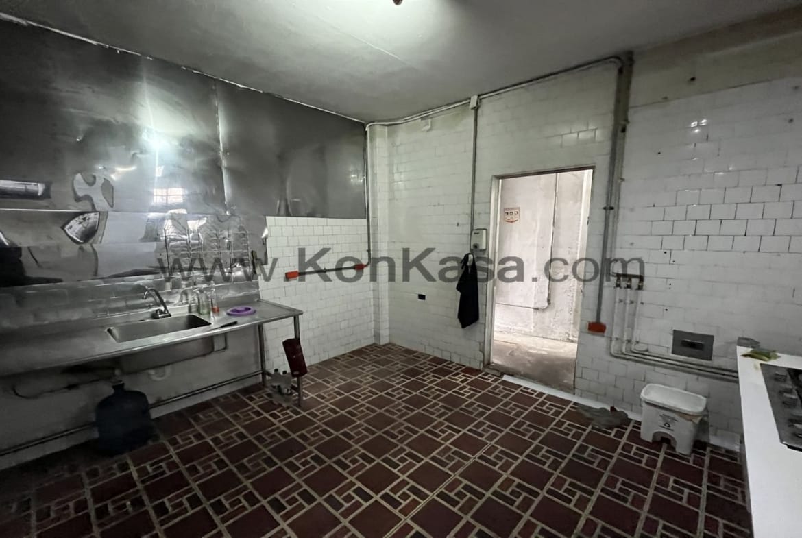 ROSALES ZONA G – Local Comercial Cl. 74