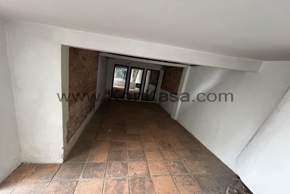 ROSALES ZONA G – Local Comercial Cl. 74