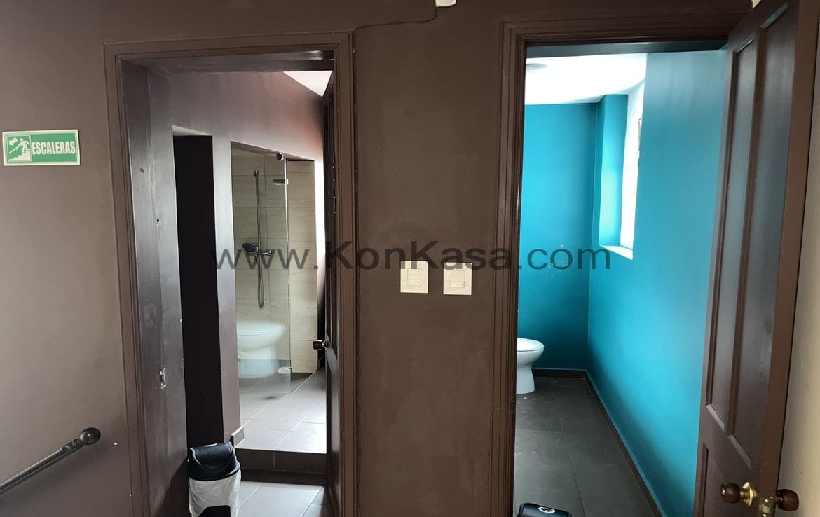 ROSALES ZONA G – Casa Comercial Esquinera