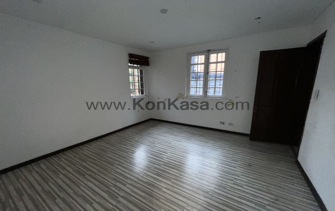ROSALES ZONA G – Casa Comercial Esquinera