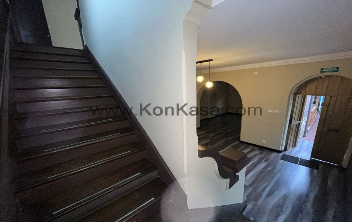 ROSALES ZONA G – Casa Comercial Esquinera