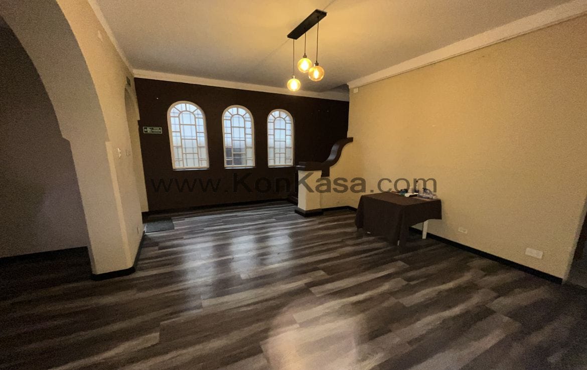 ROSALES ZONA G – Casa Comercial Esquinera