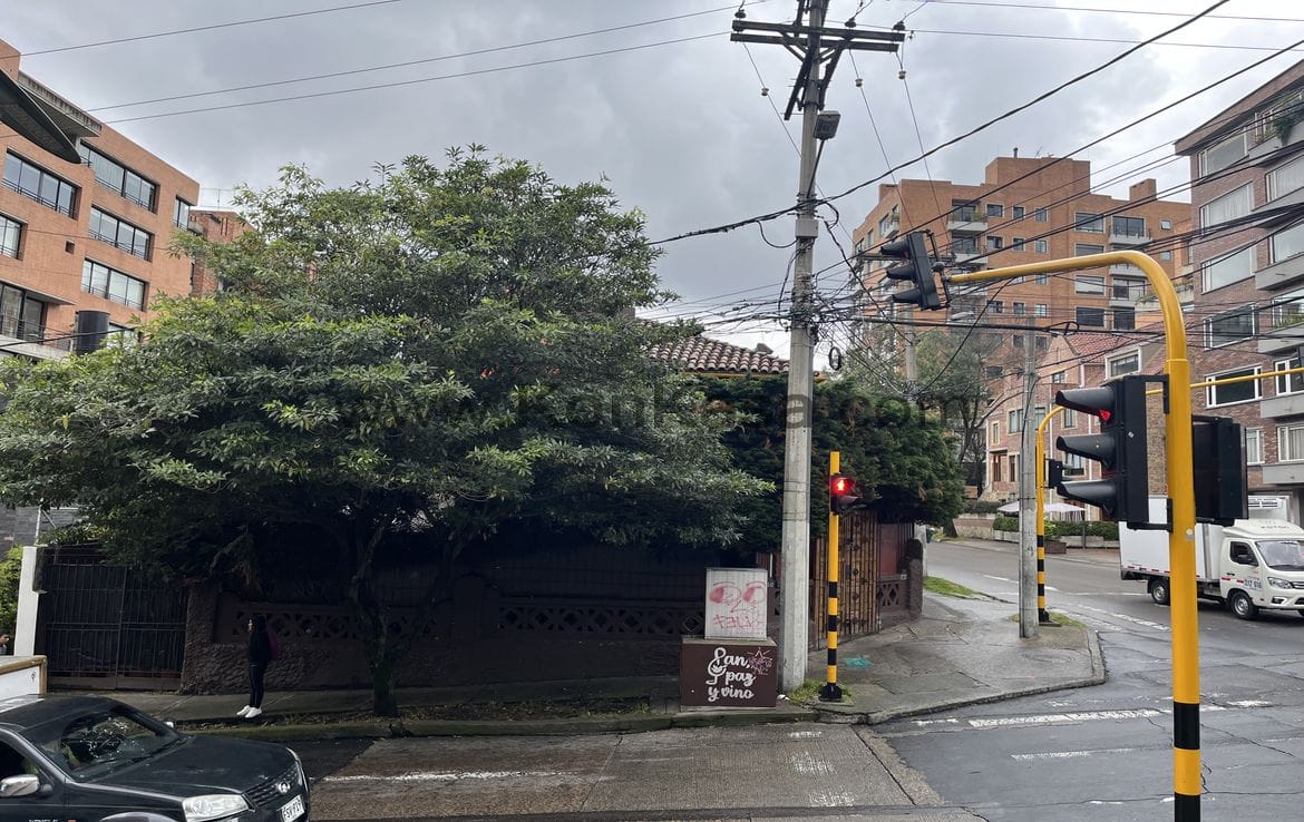 ROSALES ZONA G – Casa Comercial Esquinera