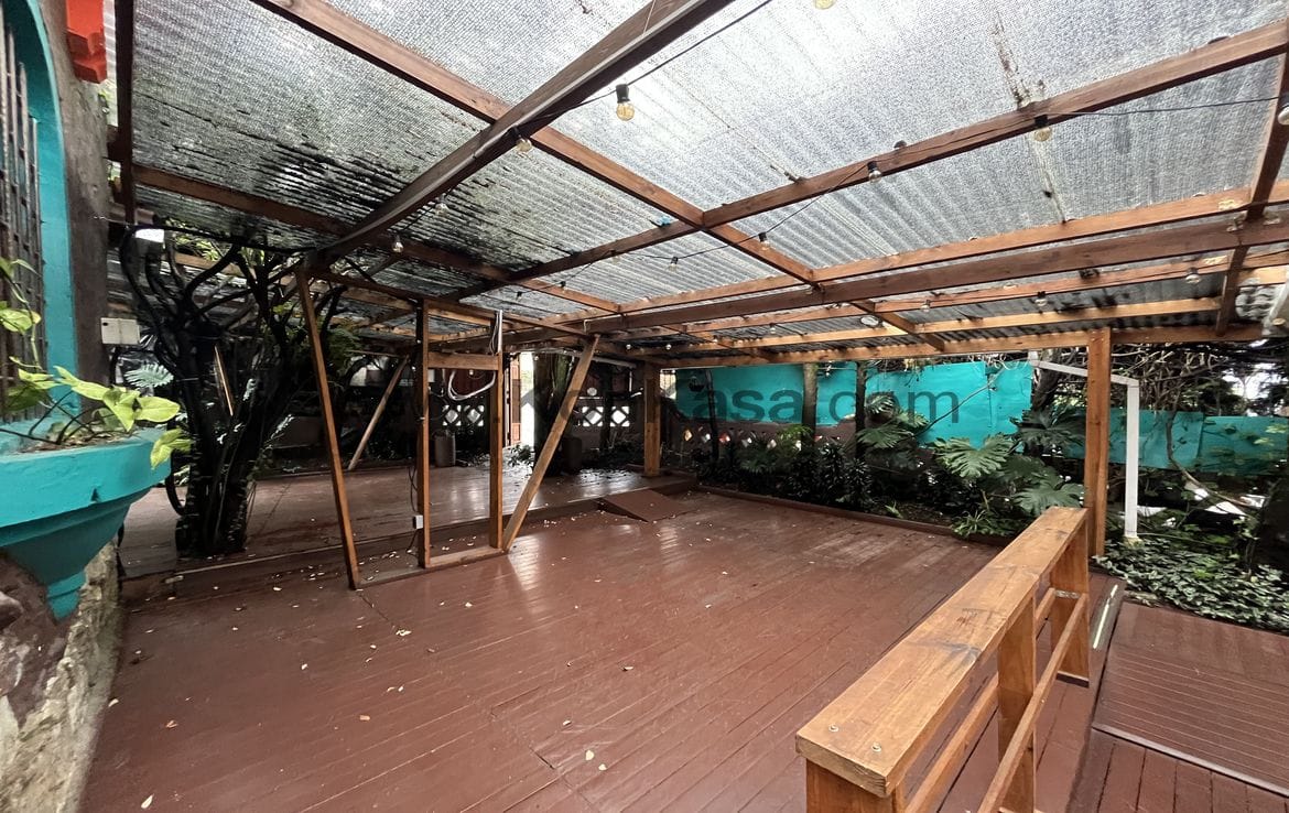 ROSALES ZONA G – Casa Comercial Esquinera