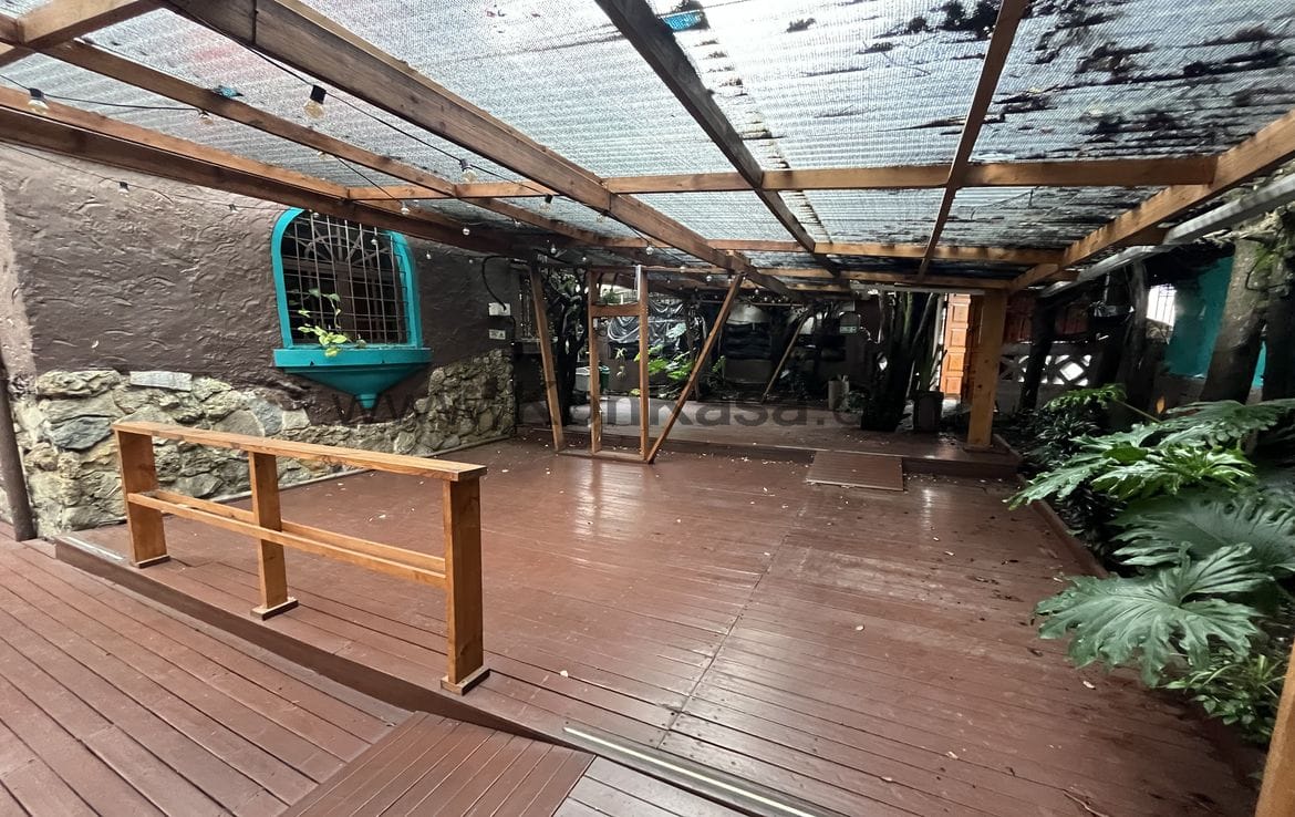 ROSALES ZONA G – Casa Comercial Esquinera