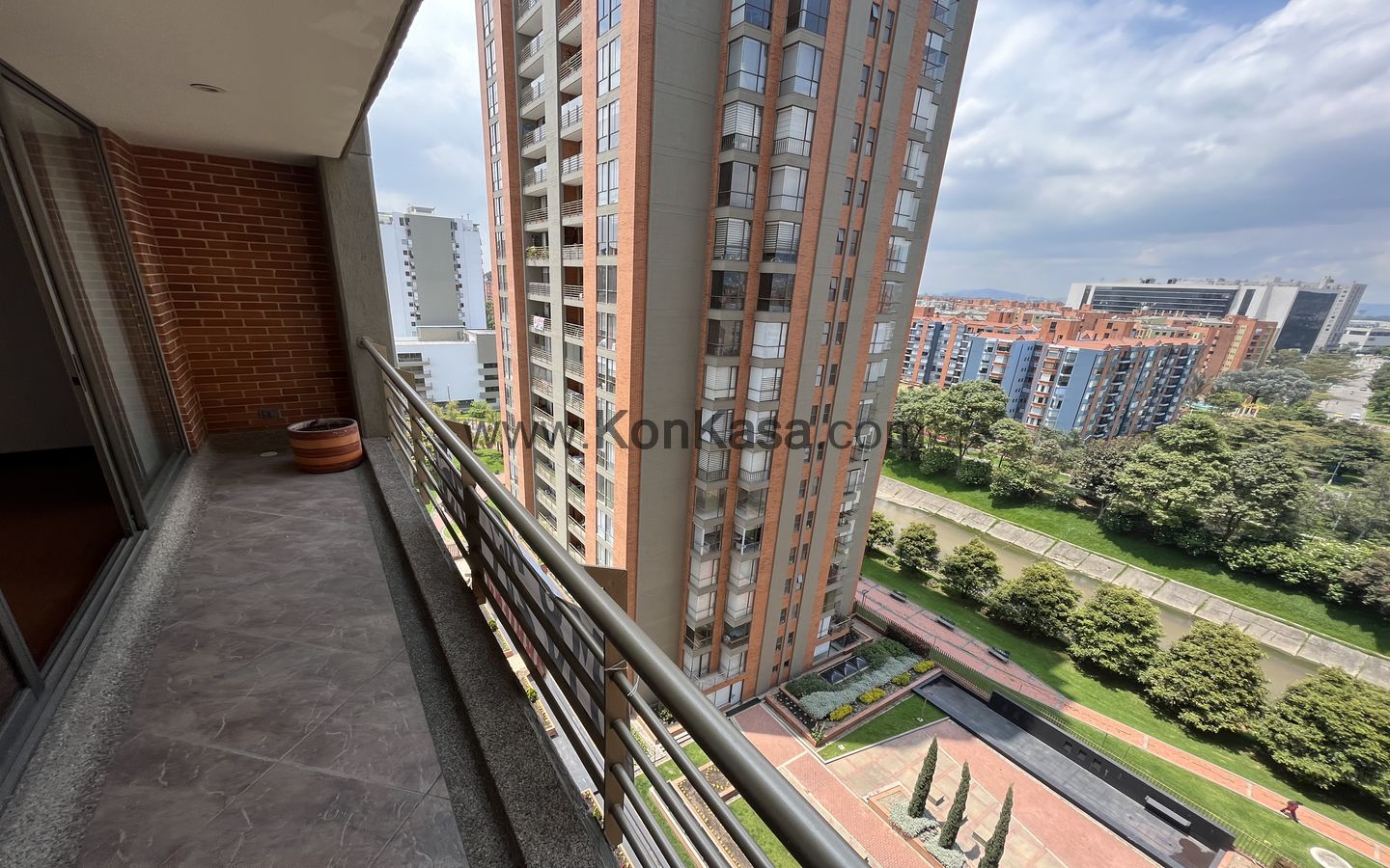 CIUDAD SALITRE – Arboleda del Salitre