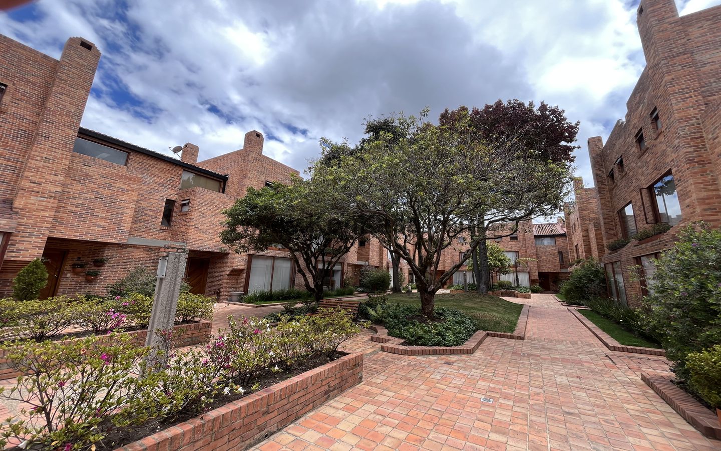 venta-casa-Usaquen-bogota-5 SANTA BÁRBARA ALTA (USAQUÉN) – Conjunto Santillana