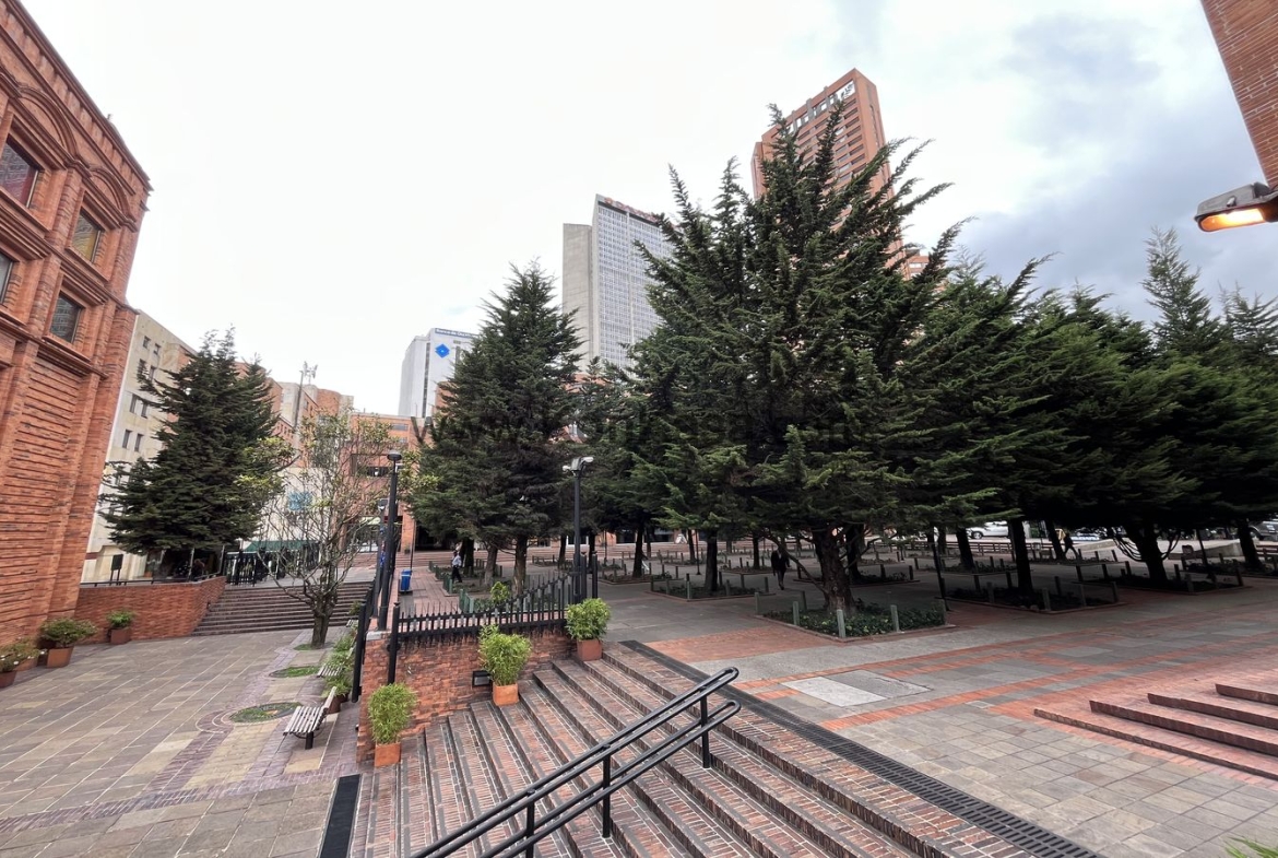 CENTRO INTERNACIONAL – Parque Central Bavaria. MZ 1